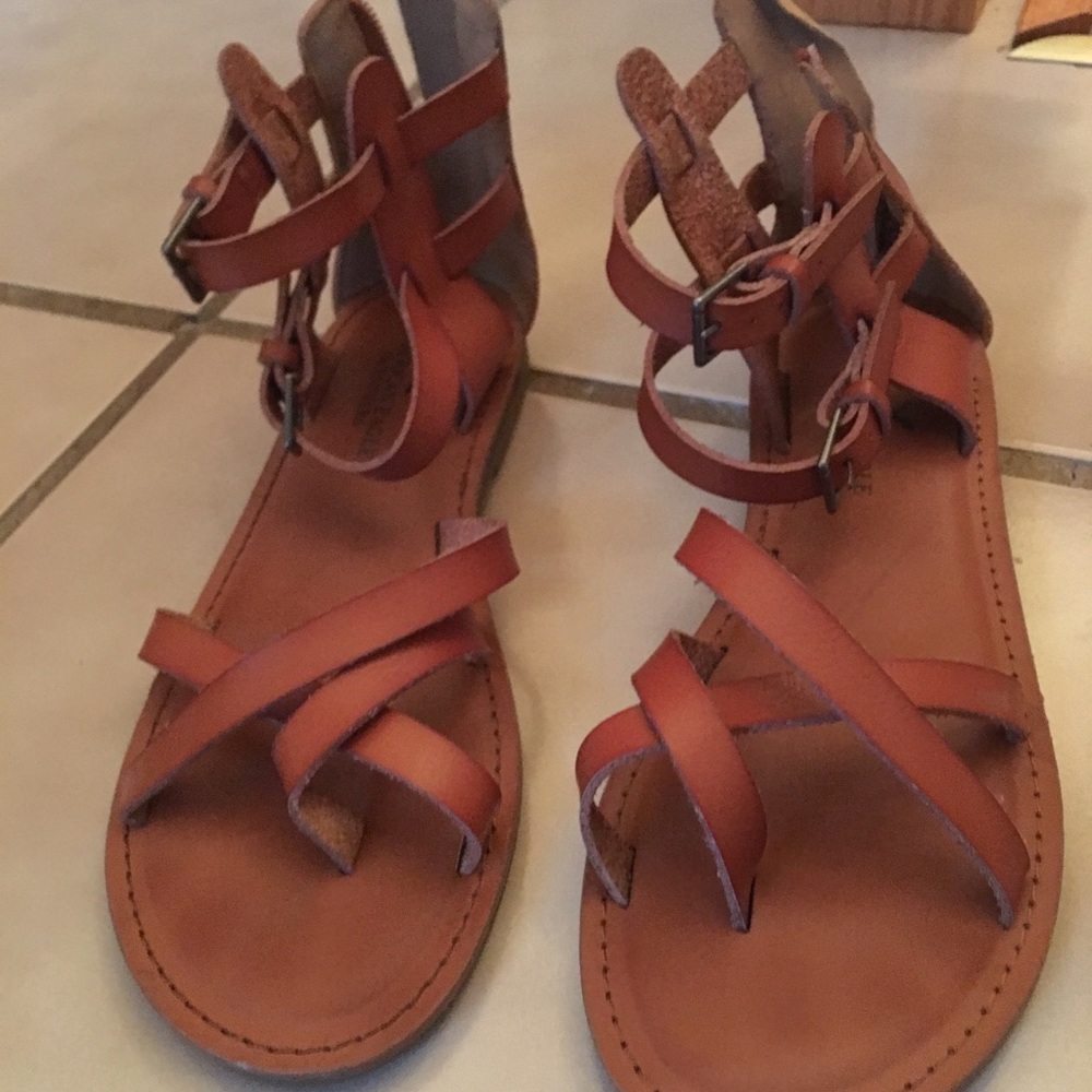 American Eagle gladiator sandels